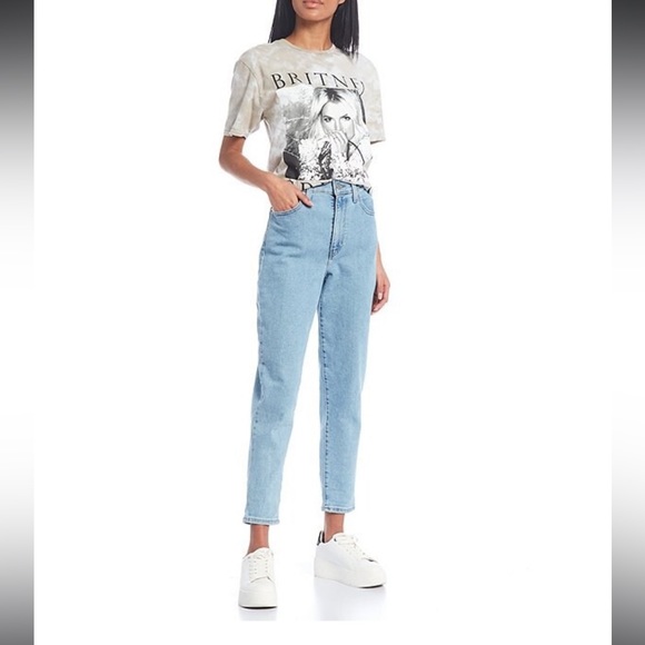 Britney Spears Tie Dye Graphic T-Shirt, short sleeve color Sand Size Medium - Picture 6 of 9